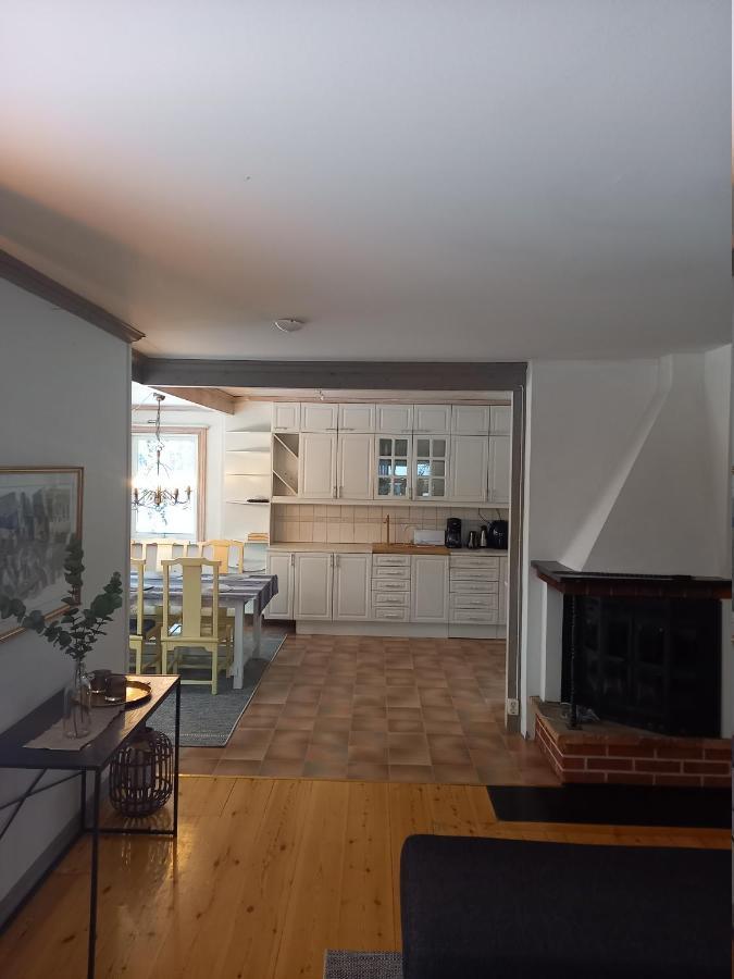Apartment Laegenhet Centrala Solleroen